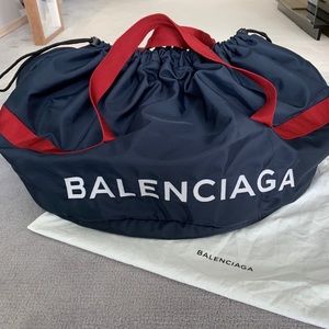 Wheel duffel bag nylon